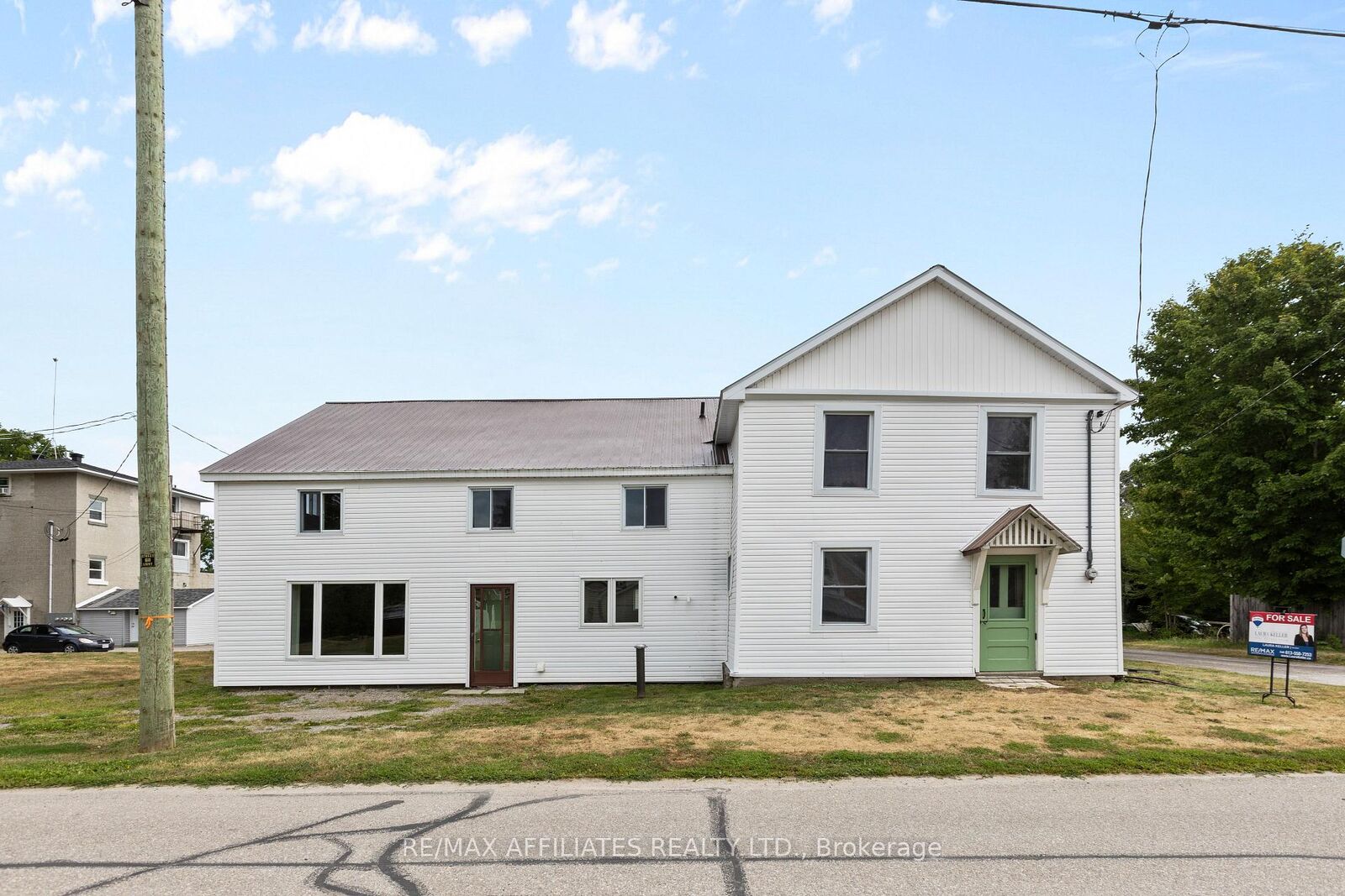 Property Photo: 79 Henry Street ON K0G 1G0