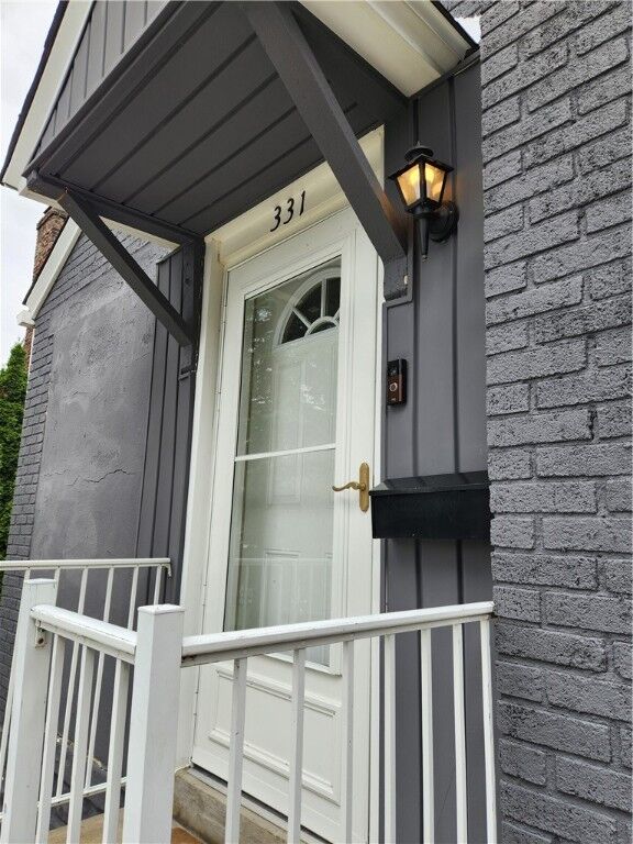 Property Photo: 331 Redwood St PA 15210