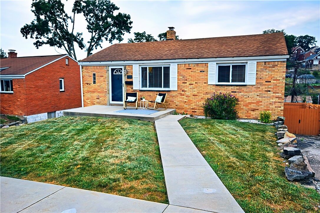 Property Photo:  608 Elmbank St  PA 15226 