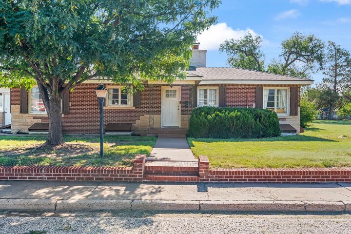 Property Photo: 1601 8th Avenue TX 79015-4509