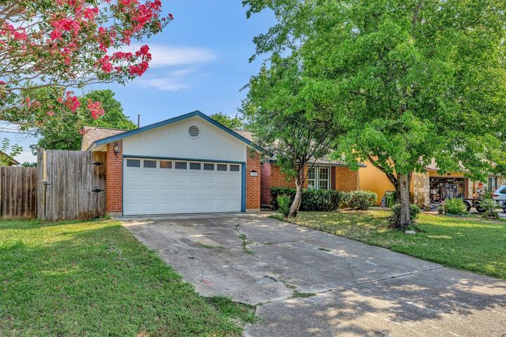 Property Photo: 1308 Troy Lane TX 78664