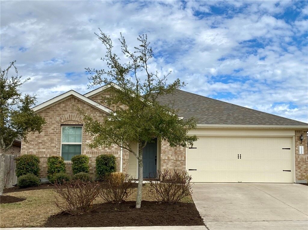 Property Photo: 7208 Longford Trail TX 78754