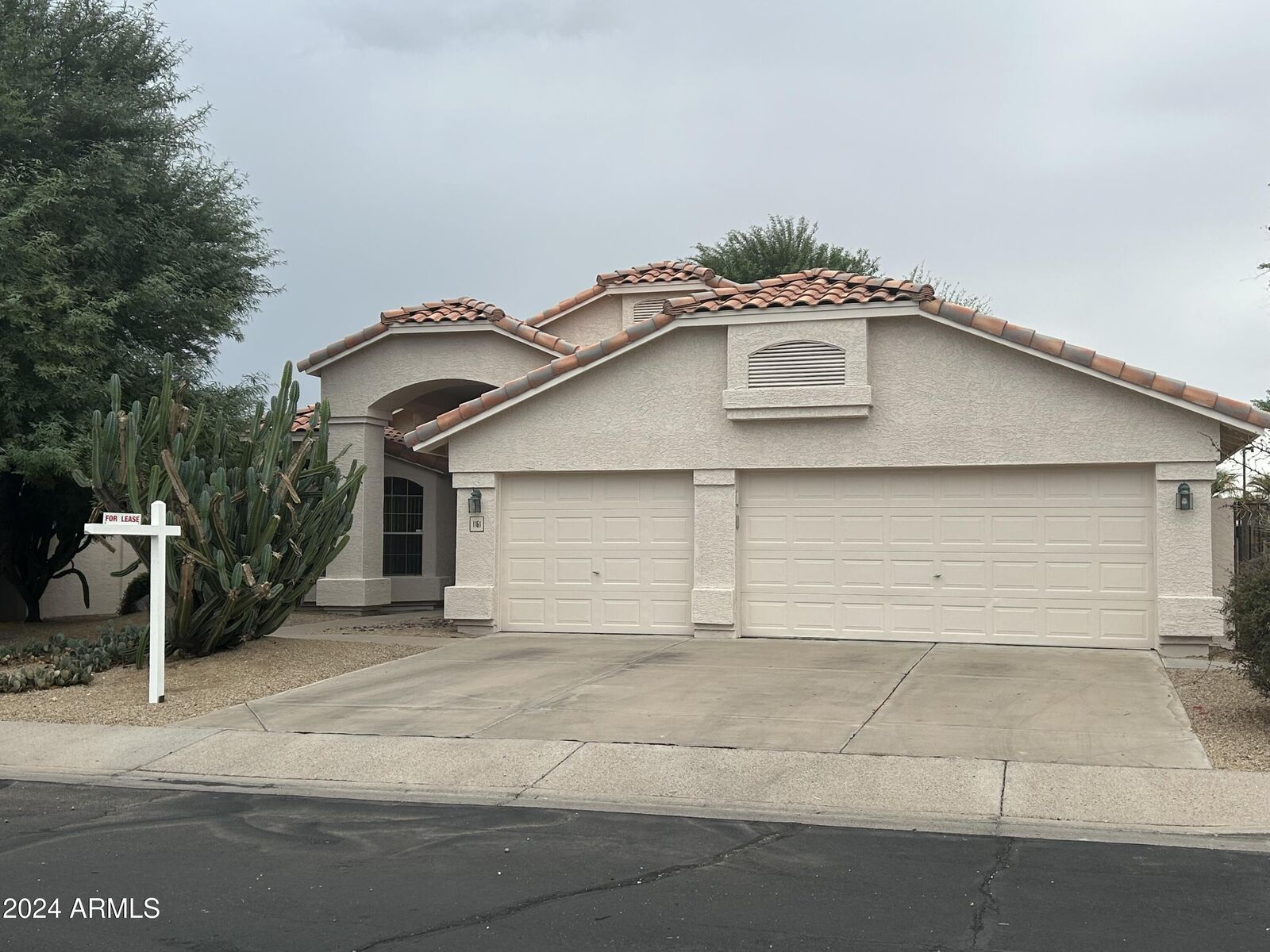 Property Photo: 1161 W Courtney Lane AZ 85284