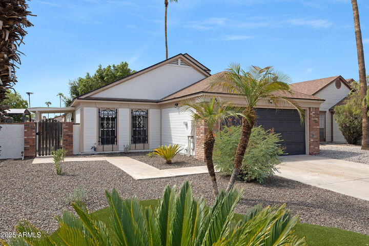 Property Photo: 809 E Gila Lane AZ 85225