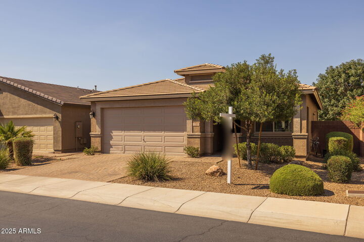 Property Photo: 330 W Evergreen Pear Avenue AZ 85140