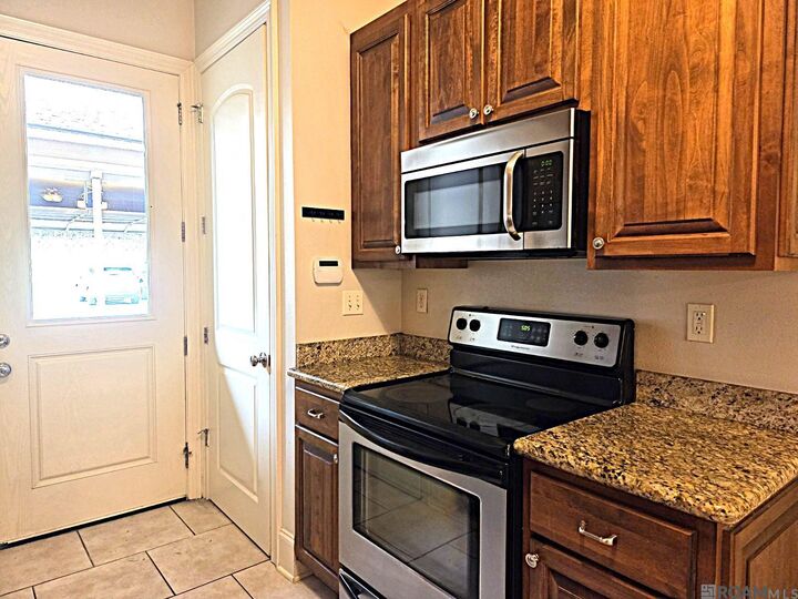 Property Photo: 4637 Burbank Dr #309 LA 70808