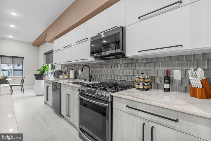 Property Photo: 139 W Jefferson Street PA 19122