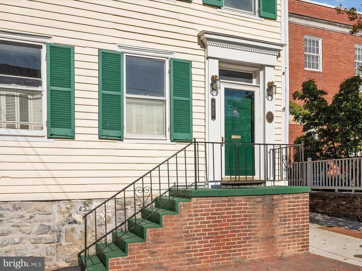 Property Photo:  121 N Washington Street  VA 22601 