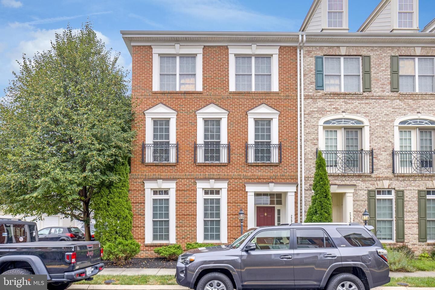 Property Photo: 22948 Fanshaw Square VA 20148