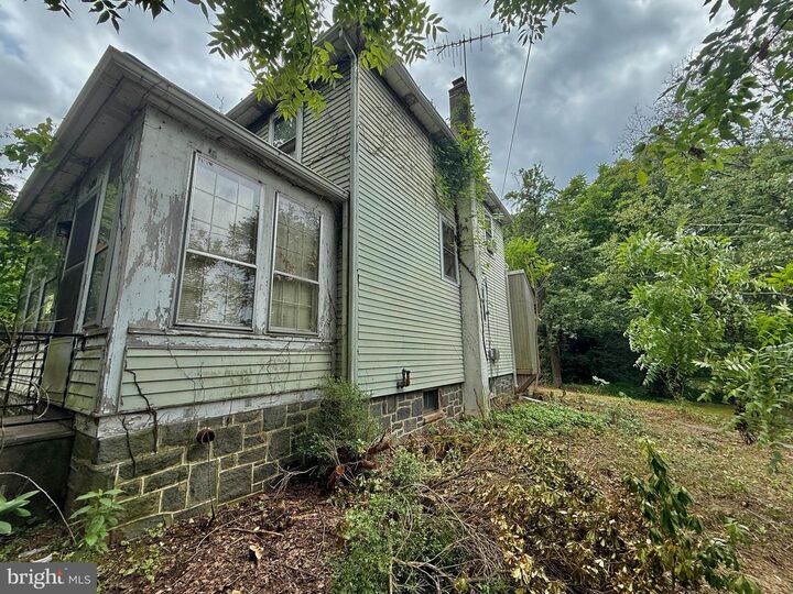 Property Photo:  2400 N Mill Hill Road  PA 18951 