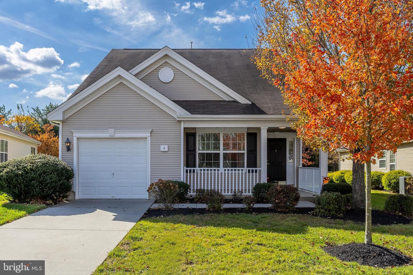 Property Photo:  4 Hylton Road  NJ 08085 