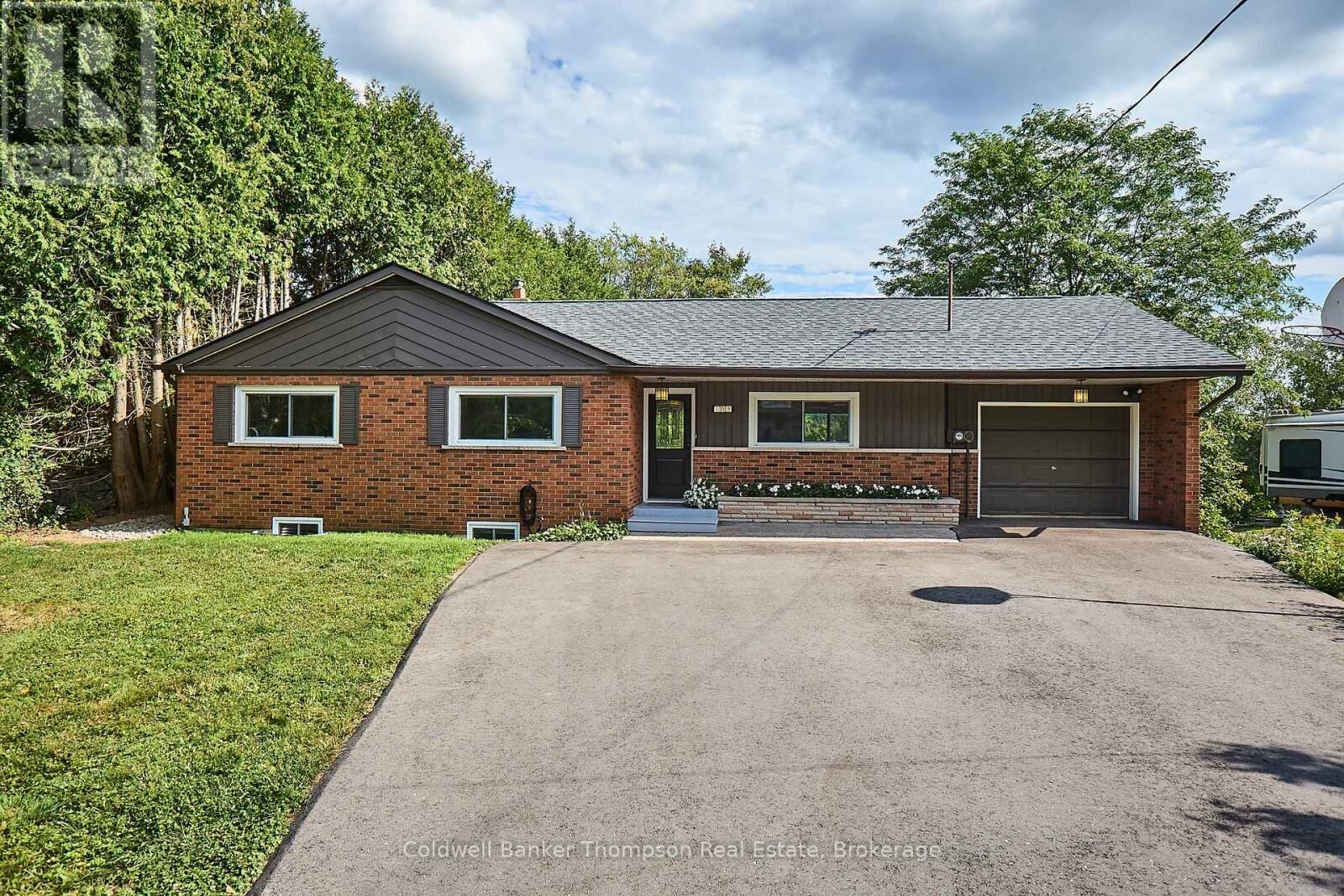Photo de la propriété:  109 Riverside Drive  ON P1H 1R6 