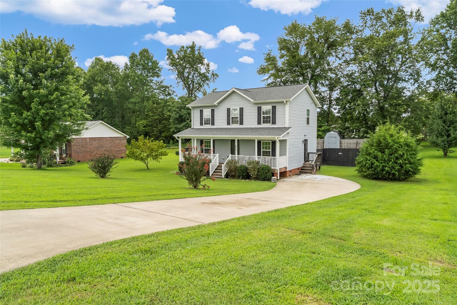 Property Photo: 2374 Genes Loop NC 28655