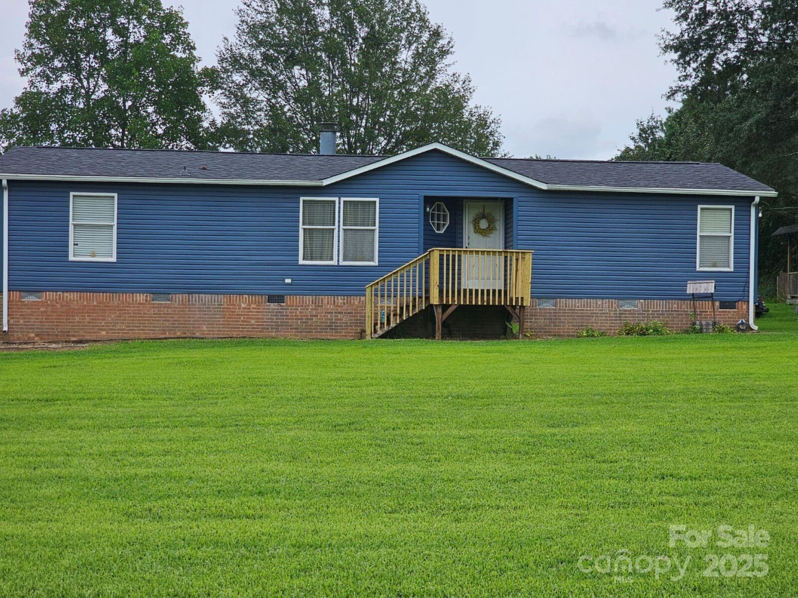 Property Photo: 434 Howard Lingerfelt Road NC 28168