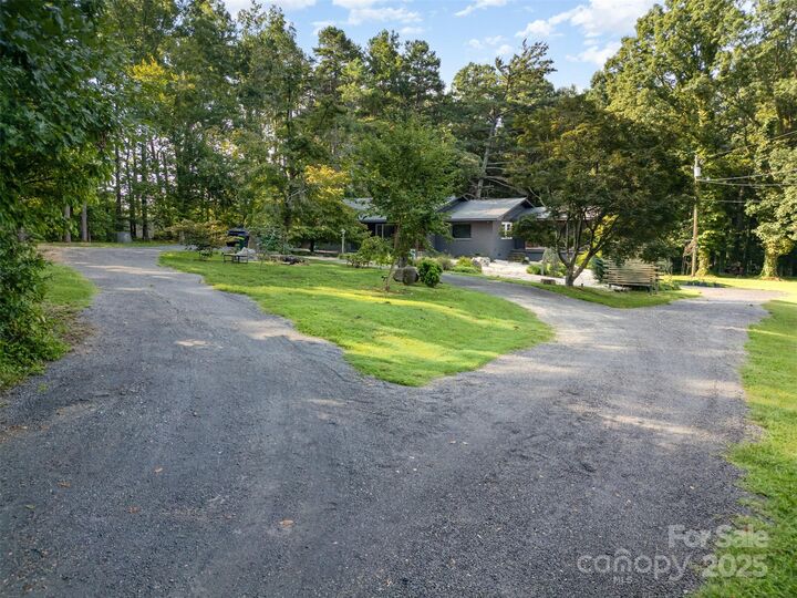 Property Photo: 1932 Slater Road NC 28216