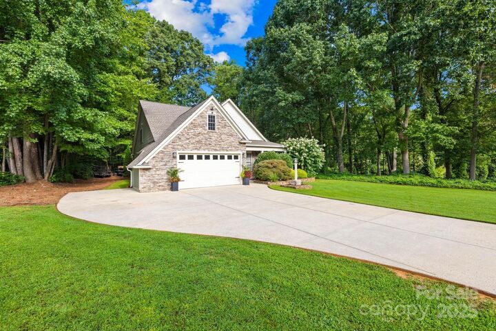 Property Photo: 119 Jennymarie Road NC 28115