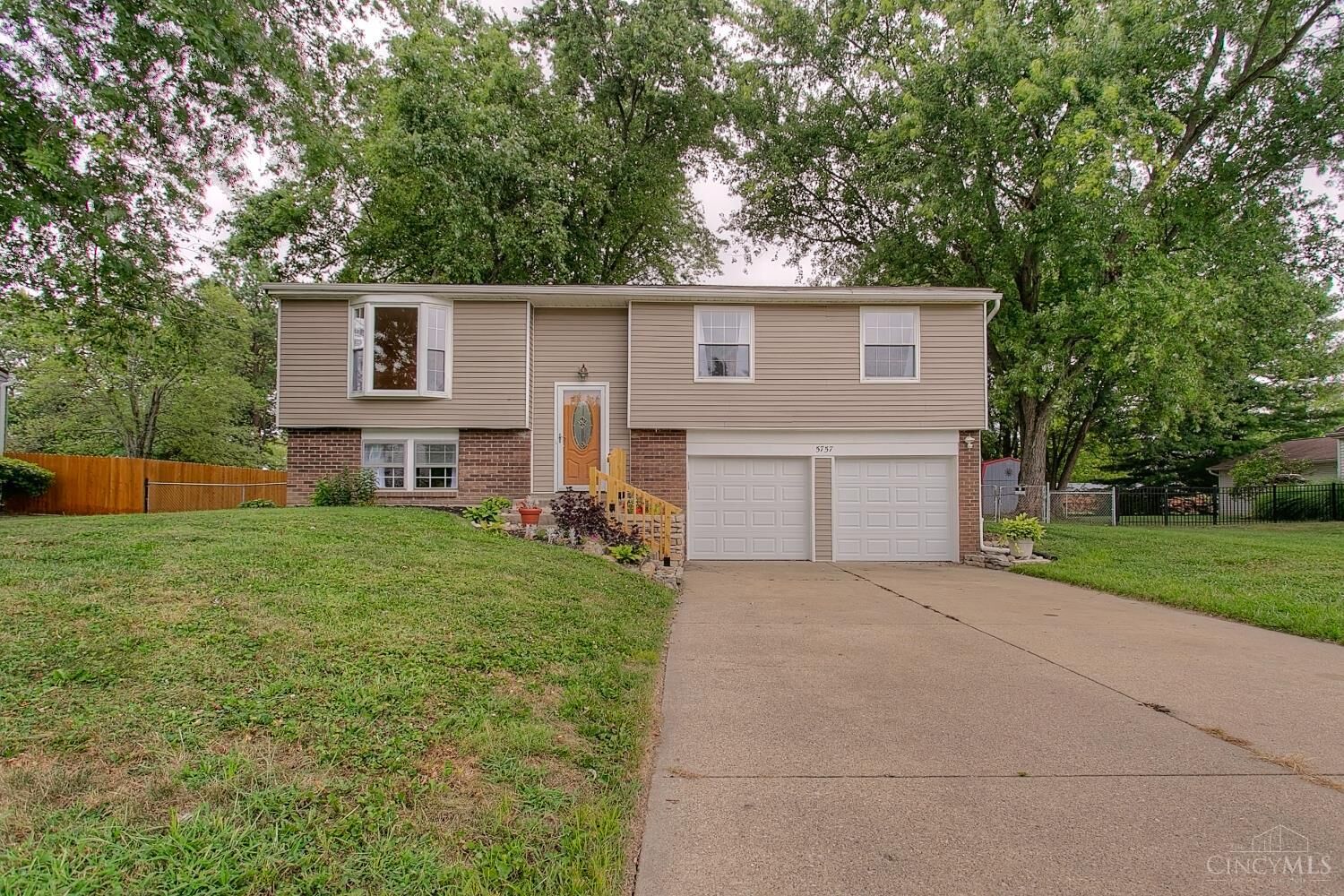Property Photo: 5757 Richland Circle OH 45150