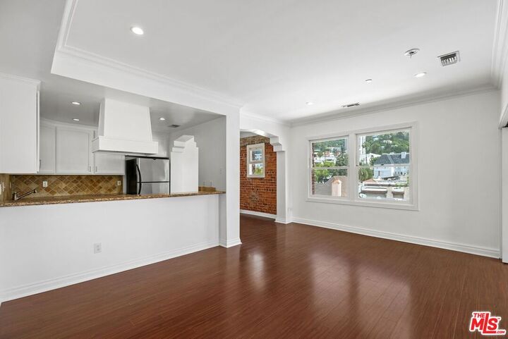Property Photo:  1236 N Flores St  CA 90069 