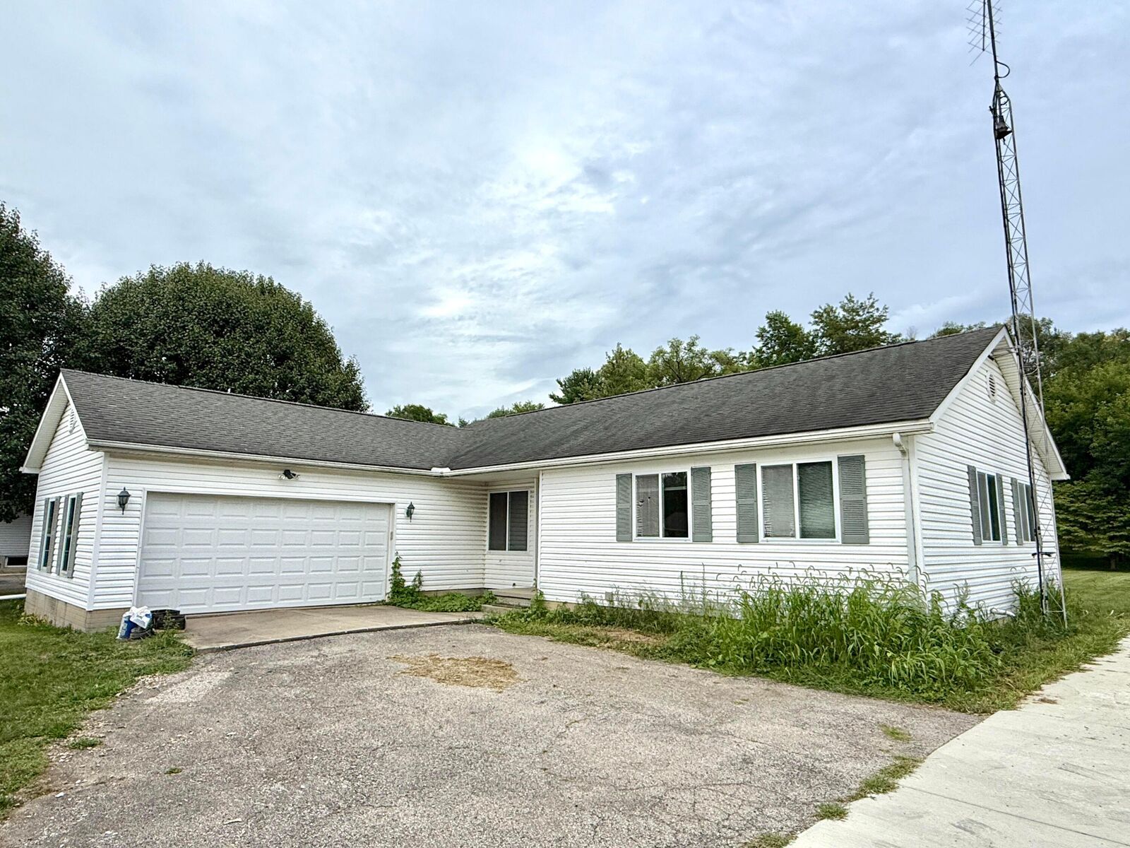 Property Photo: 147 Union Street OH 43315