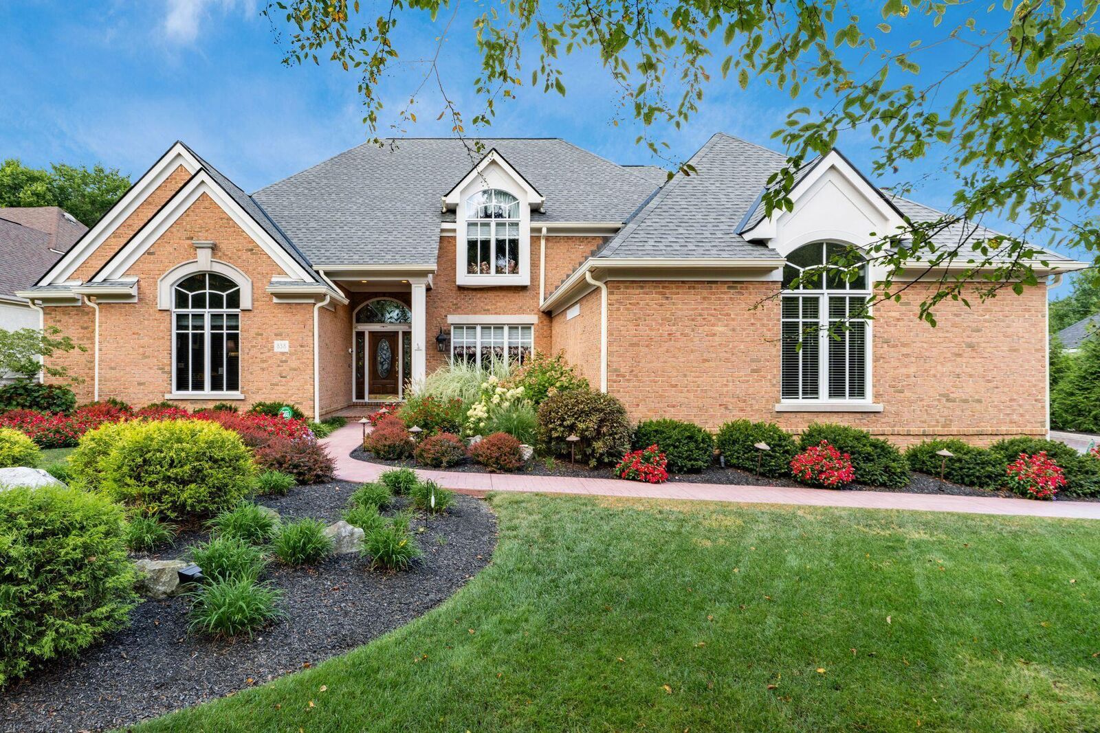 Property Photo: 838 Cambridge Court OH 43085