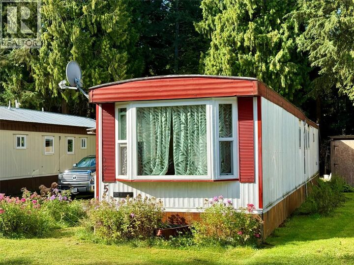 Property Photo: 469 Main Street 5 BC V0E 2V1