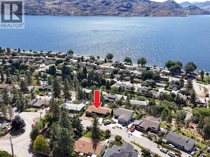 Property Photo: 4105 3rd Avenue BC V0H 1X5