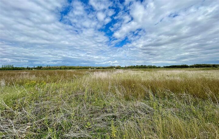 Property Photo:  461 Church Road South  MB R1C 0G2 