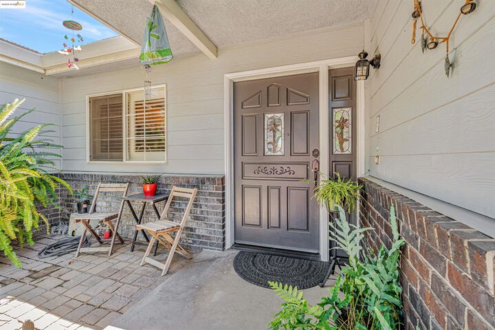 Property Photo: 170 Kadota Ave CA 95301