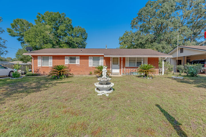 Property Photo: 63 Oak Lane FL 32579
