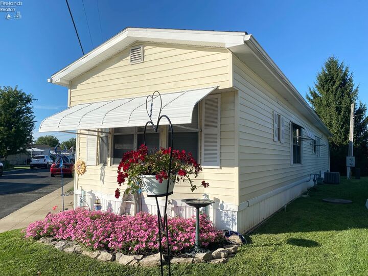 Property Photo:  8175 North Shore Boulevard 3  OH 43440 