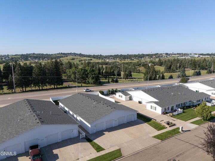 3027 E Colorado Drive B  Bismarck ND 58503 photo