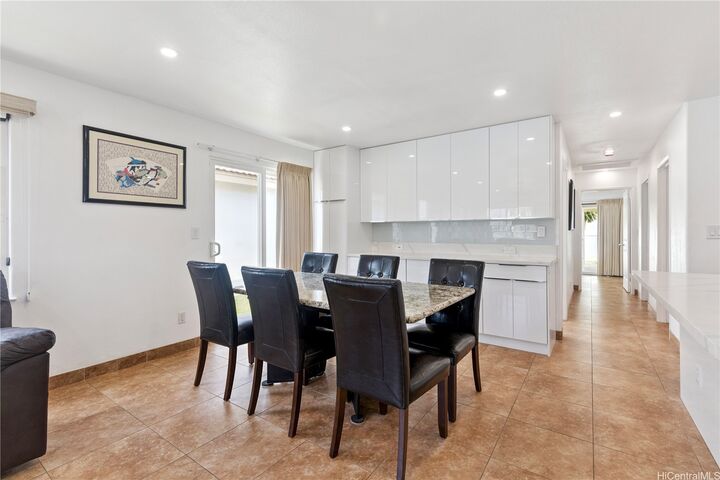 Property Photo:  91-1553 Kuhiawaho Place  HI 96706 
