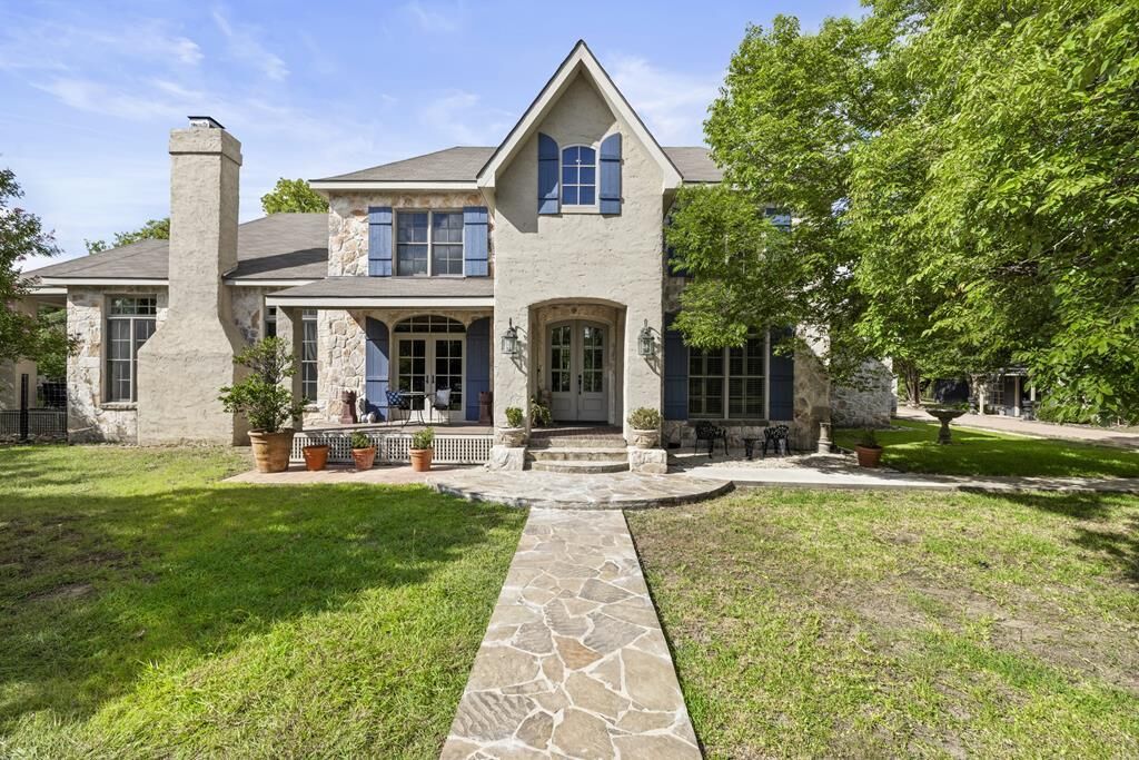 Property Photo:  3965 E Hwy 27  TX 78028 