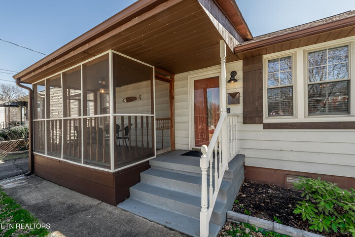 Property Photo: 1932 Seymour Ave TN 37917