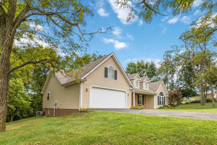 Property Photo: 414 Angela Way KY 40444