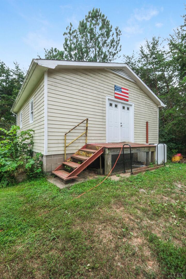 Property Photo: 200 Carden Road VA 23959