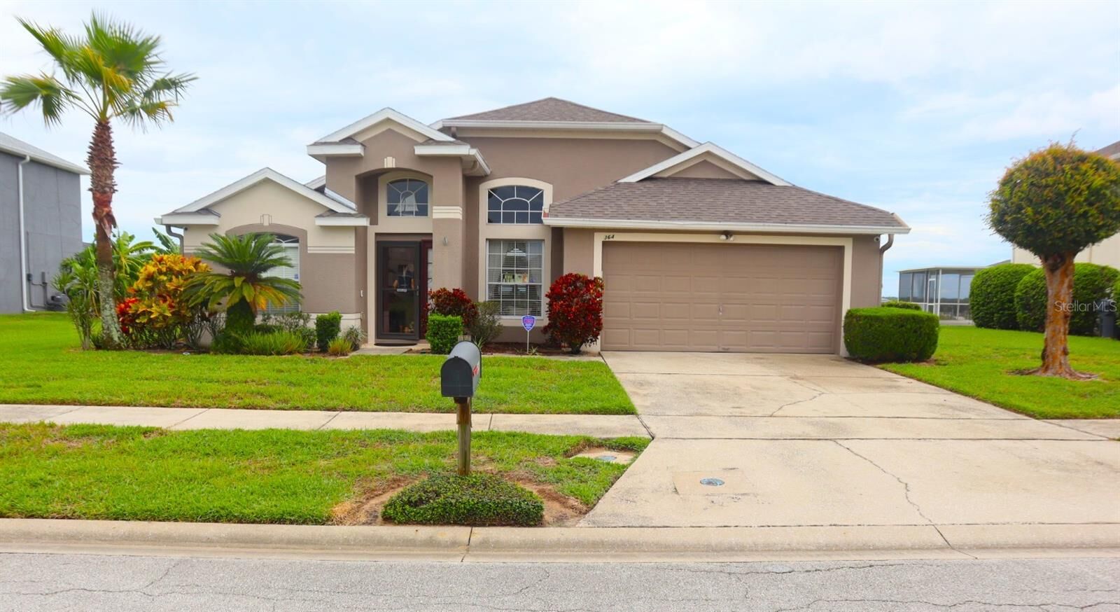 Property Photo:  364 Lockbreeze Drive  FL 33897 