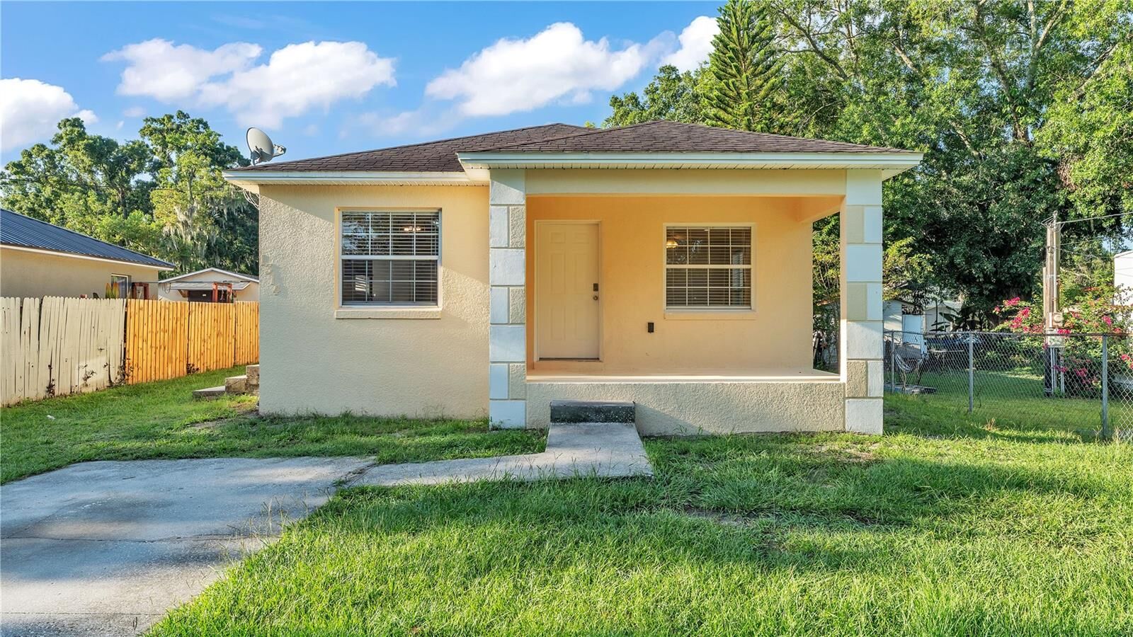 Property Photo: 1314 James Street FL 33815