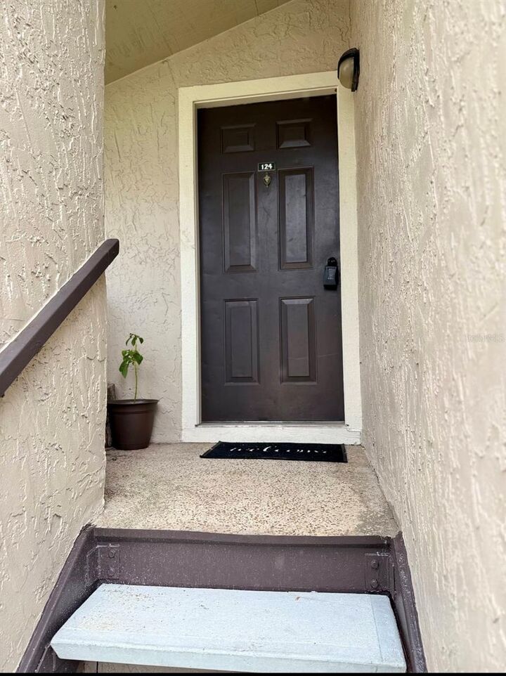 Property Photo:  3019 Antique Oaks Circle 124  FL 32792 