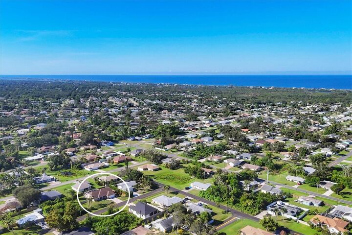 Property Photo: 651 Coronado Road FL 34293