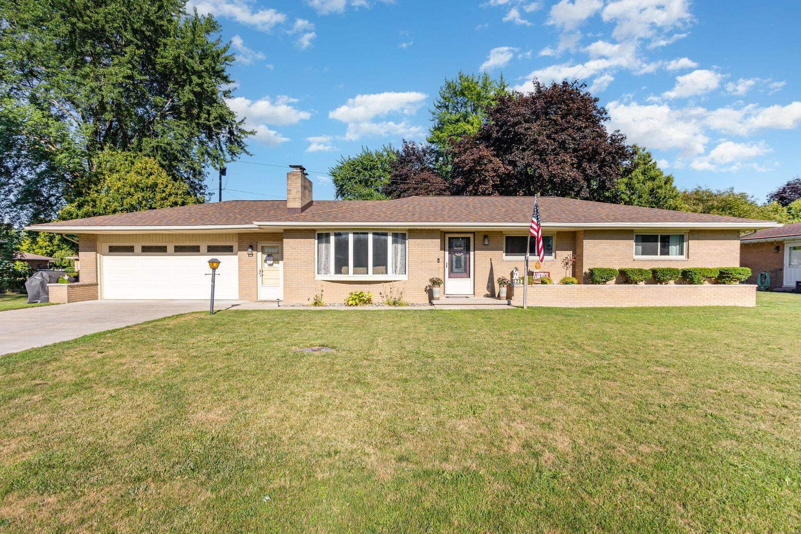 Property Photo: 520 Gondolier Court MI 48708