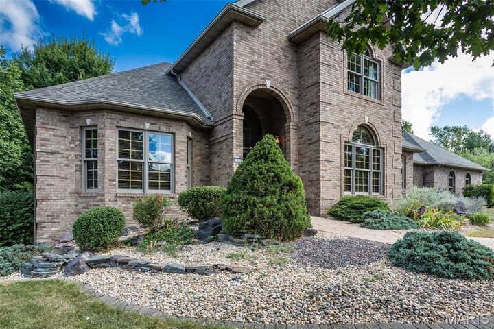 Property Photo:  1300 White Oak Trail  IL 62035