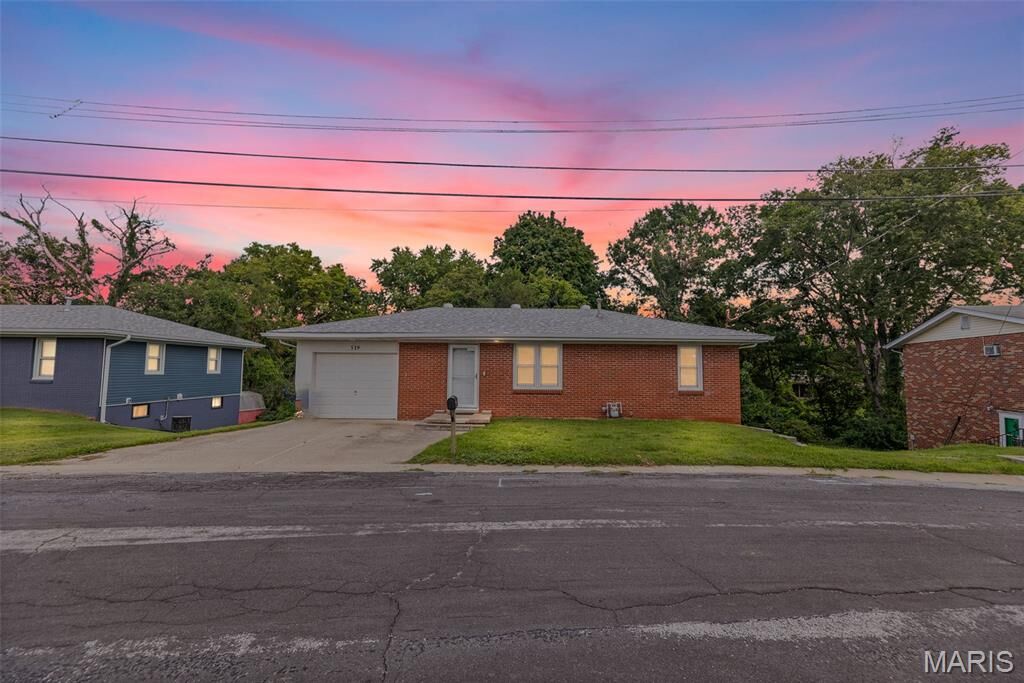 Property Photo:  519 Sullivan Street  IL 62024