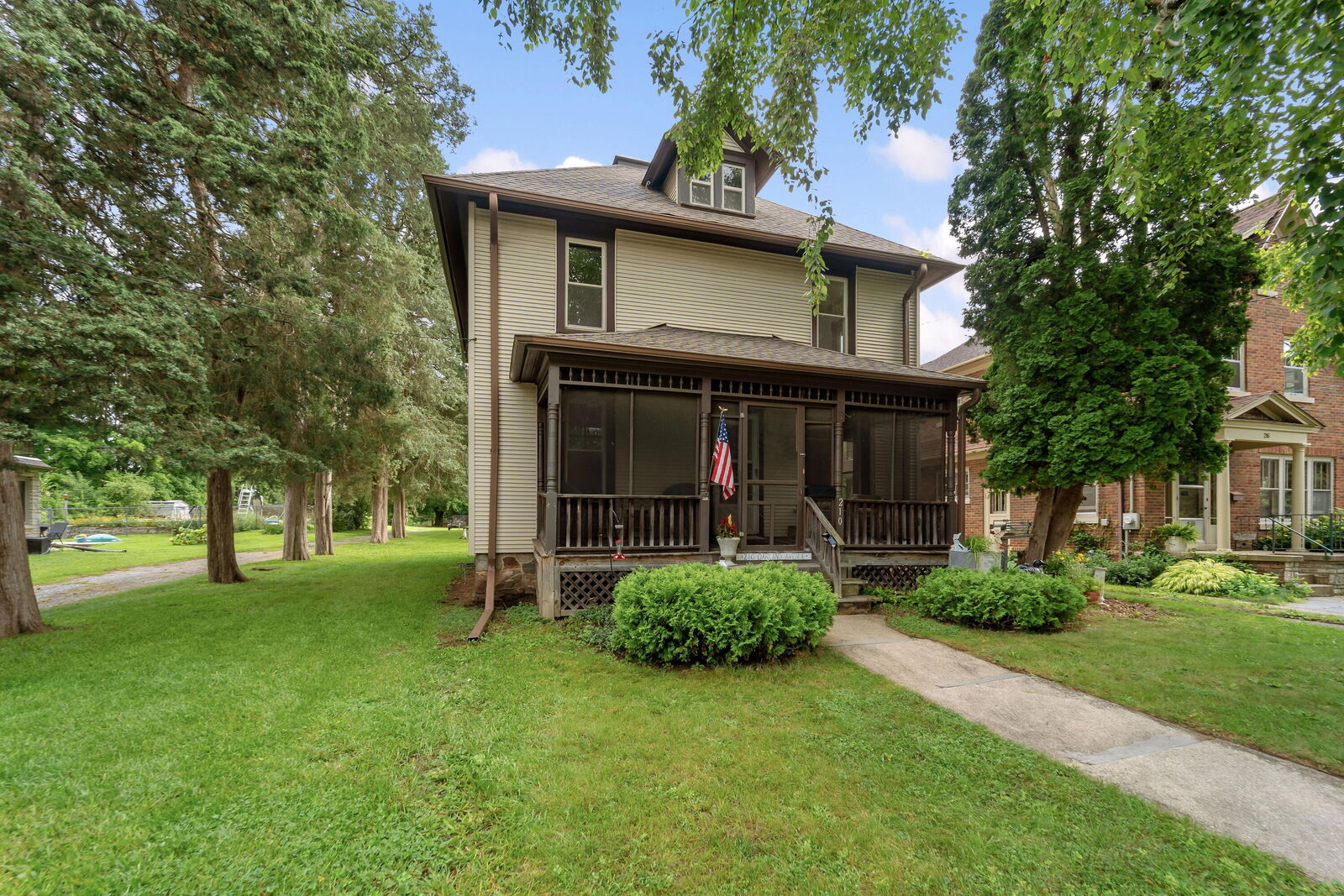 Property Photo: 210 Oakland Ave WI 53149