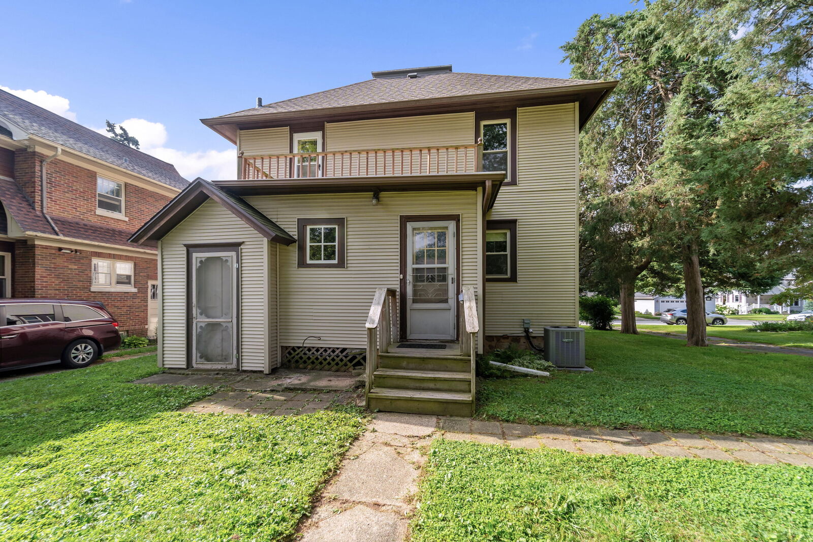 Property Photo: 210 Oakland Ave WI 53149
