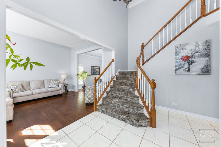 Property Photo: 940 Burnham Court IL 60502