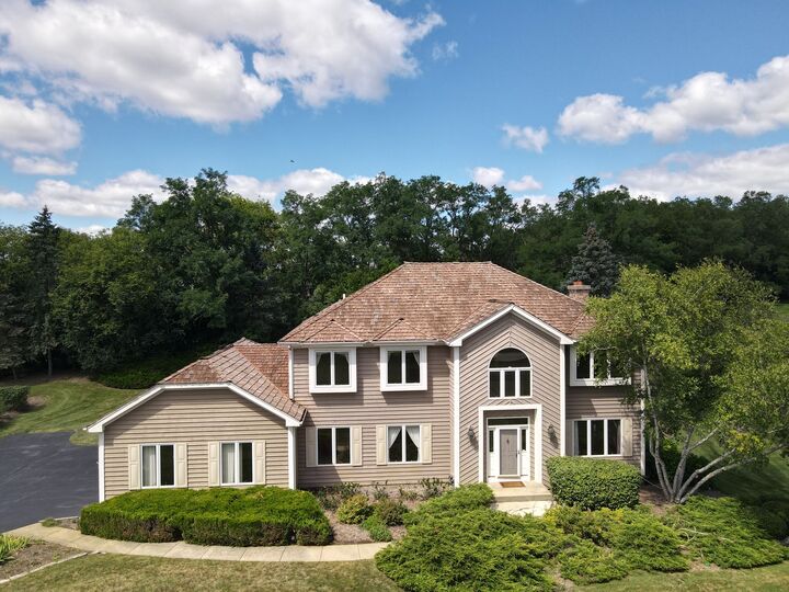Property Photo: 25410 N Cayuga Trail IL 60010