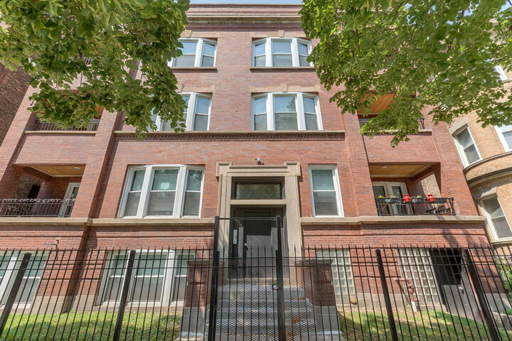 Property Photo: 5722 S King Drive 2 IL 60637