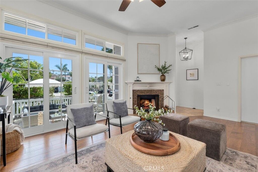 Property Photo:  515 S Broadway B  CA 90277 