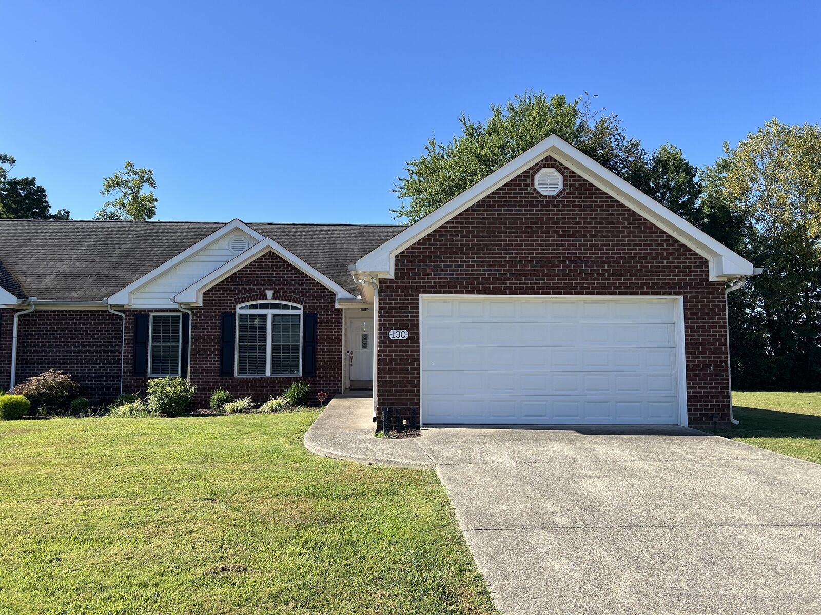 Property Photo: 130 Deerfield Ln TN 37083